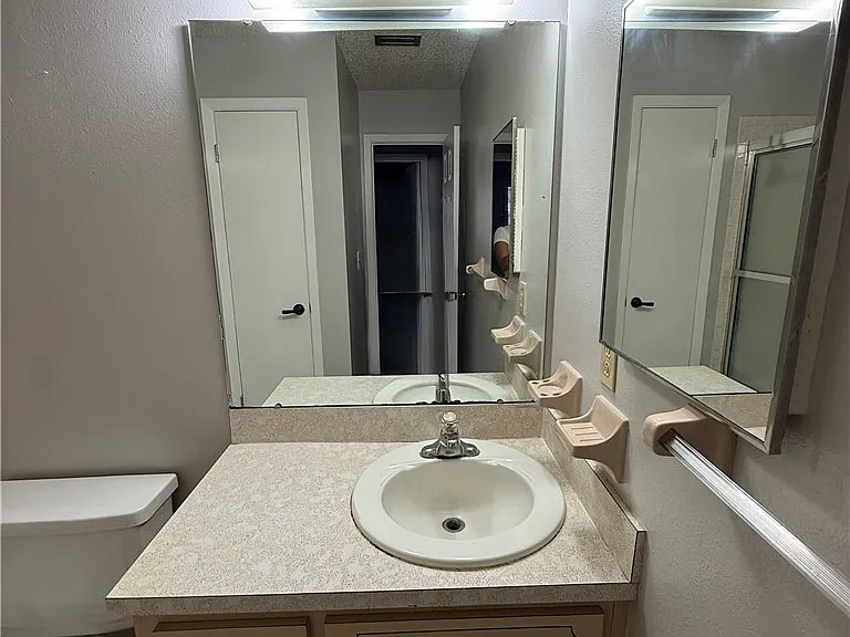 303 Lotus Ave — Photo 11