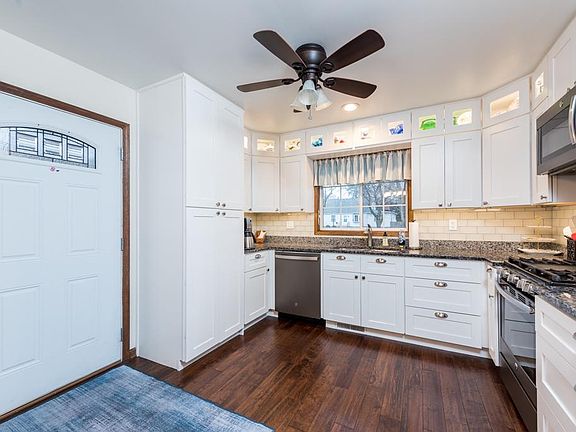 4th image of 1305 Carmel Blvd