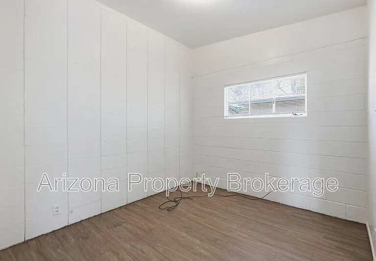 450 W 6th St #C — Photo 12