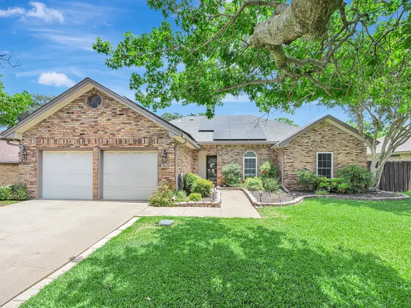 3628 Rolling Meadows Dr, Bedford, TX 76021