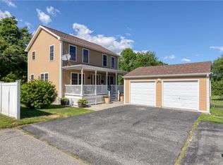 109 Clark Ln, Waterford, CT 06385