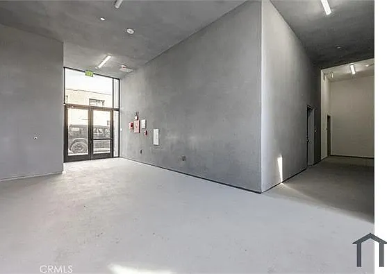300 W 60th St — Photo 4