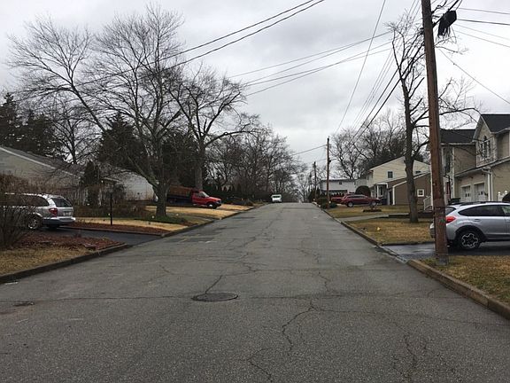4th image of 171 Dyer Ave