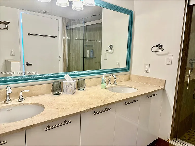 1800 N Bayshore Dr #4209 — Photo 33