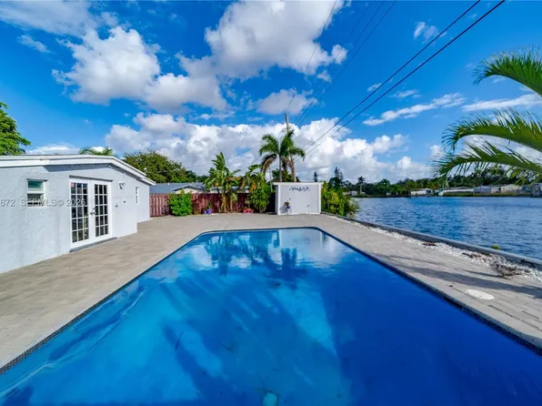 5900 N Farragut Dr, Hollywood, FL 33021