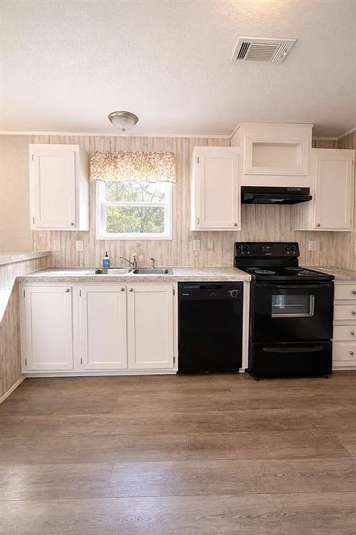 3 bed, 2.0 bath, 1400 sqft, $1,485 — Photo 2