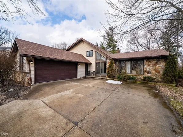 1205 Tulip Ct, Brunswick, OH 44212