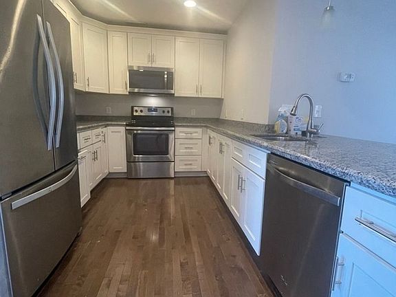 4th image of 56 New Rochester Rd APT 203