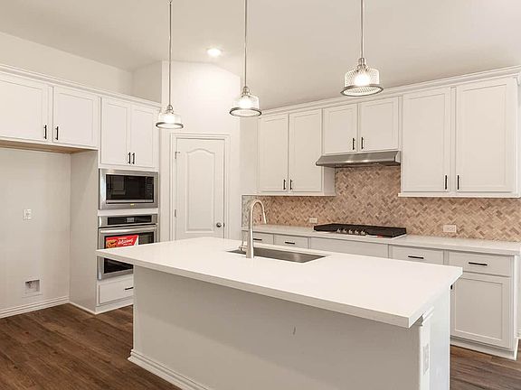 2nd image of 1521 Sibley Way