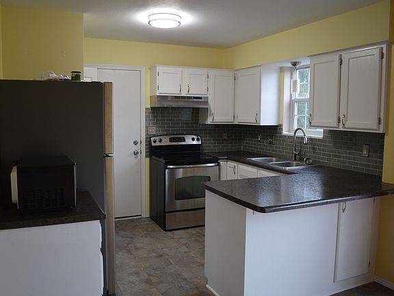 3rd image of 5270 Summer Ridge Dr
