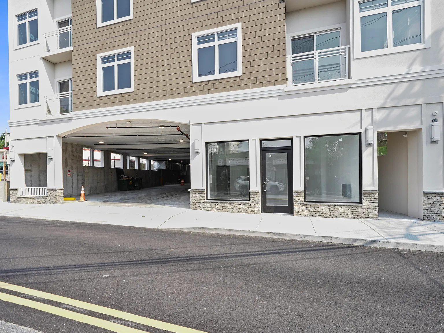 1 bed, 753 sqft, $2,600 — Photo 2