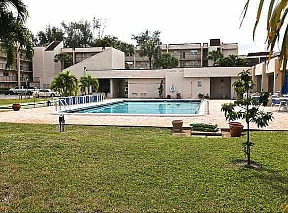 3rd image of 2571 Aragon Blvd APT 417