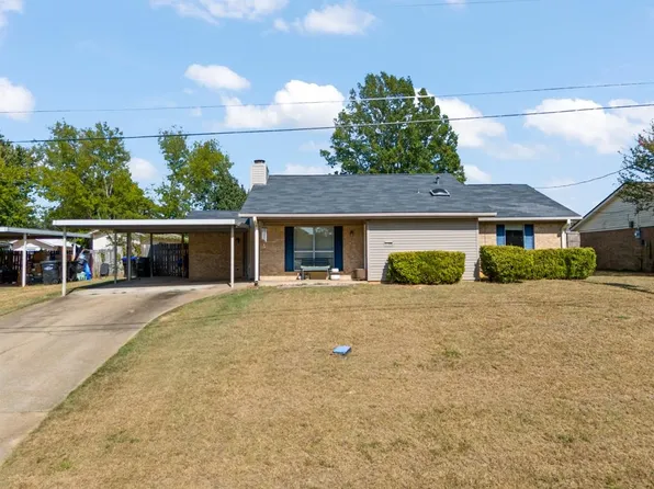 3704 Dowell Dr, Longview, TX 75604