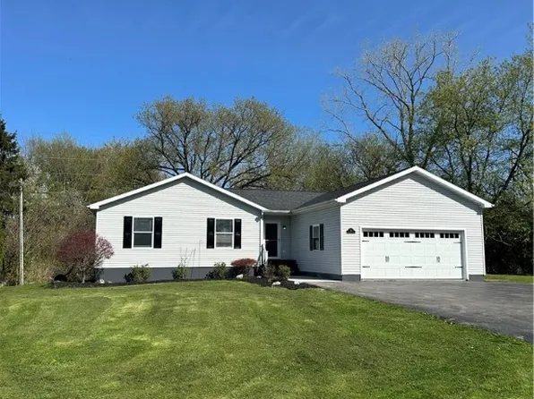 50 Elmhurst Cir, Auburn, NY 13021