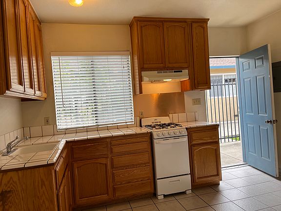 3rd image of 1193 S 6th St