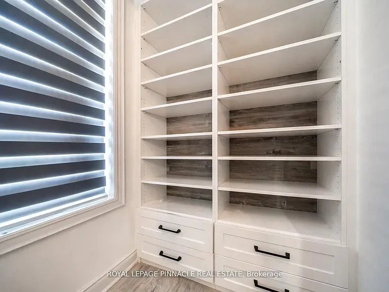 1504 Yellow Rose Cir #UPPER — Photo 29