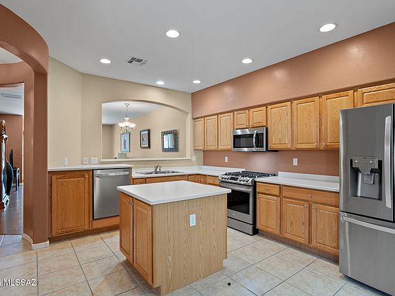 3rd image of 743 W Calle Montero