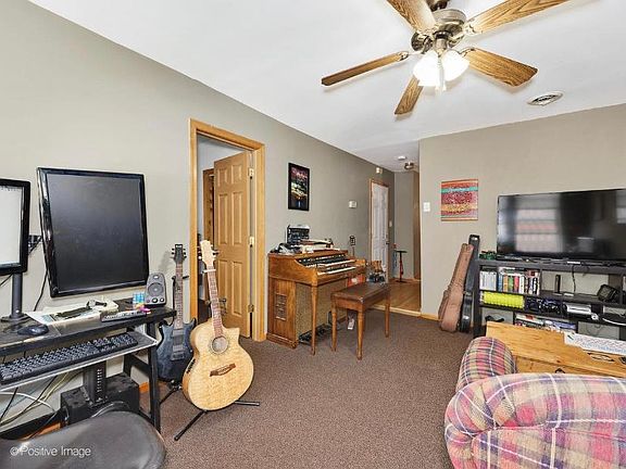 5th image of 2906 W McLean Ave #2