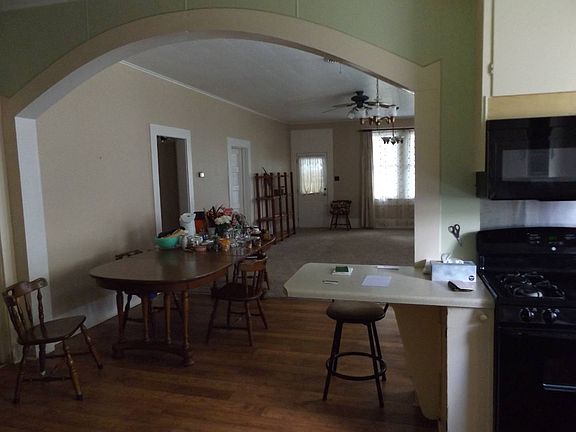 5th image of 2411 Regard St