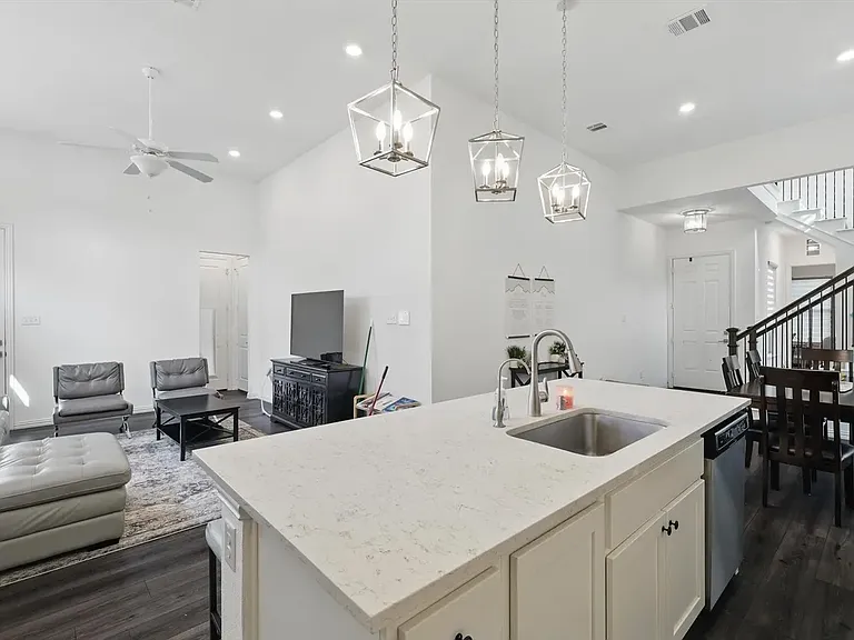 222 Woodson St — Photo 23