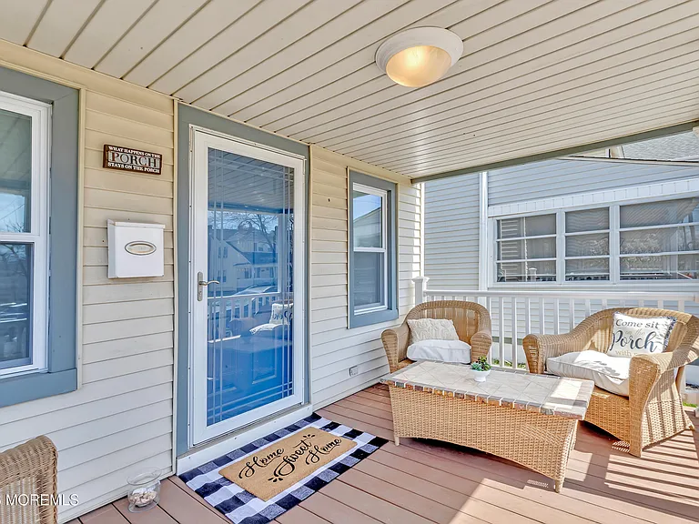 320 Ocean Park Ave — Photo 5