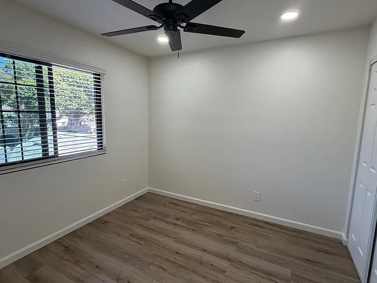 169 Brightwood Ave — Photo 12