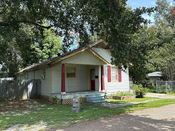 3rd image of 3255 Linden St