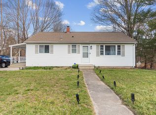 20 Golden Rd, Uncasville, CT 06382