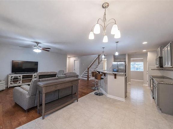 5th image of 1460 Land Grove Dr