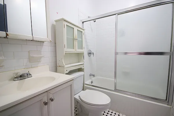 Rented by Compass | media 12