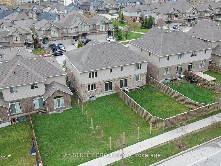 445 Avens St — Photo 36