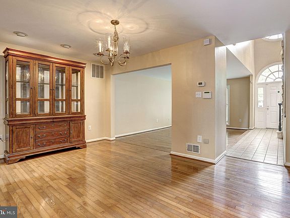 4th image of 10100 Crestberry Pl