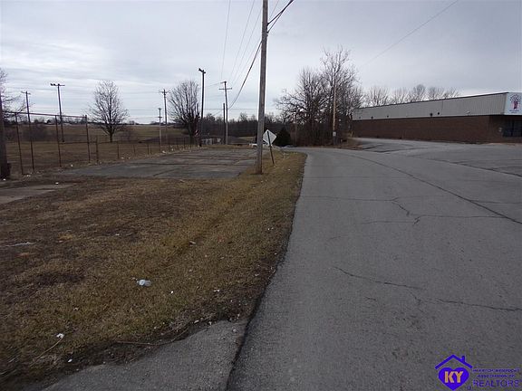 4th image of 51 Airport Rd