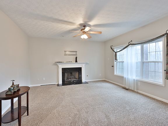 4th image of 1703 Clayhill Ct SW