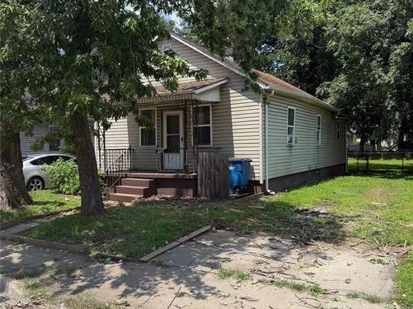 2511 E 23rd St, Granite City, IL 62040