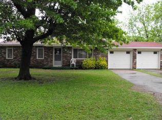 806 S Hammack Ave, Wynnewood, OK 73098