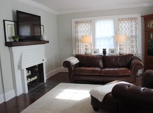132 Coolidge Ave, Barrington, IL