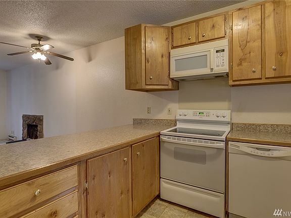 4th image of 22107 66th Ave W APT 8D