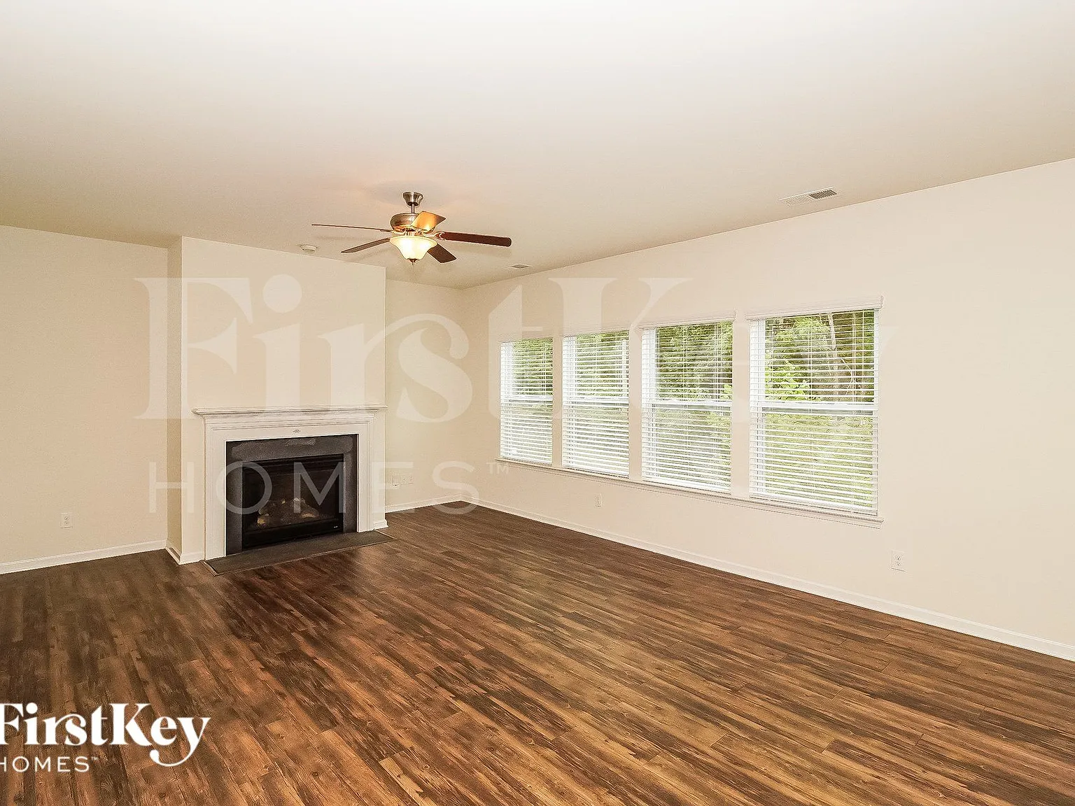 3 bed, 2.5 bath, 2516 sqft, $2,795 — Photo 4