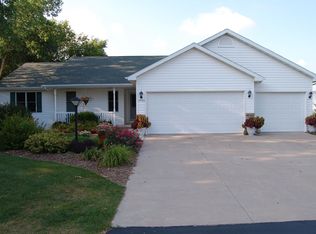 W5792 Hearthstone Dr, Appleton, WI 54915