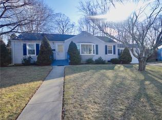 18 Harned Pl, Trumbull, CT 06611