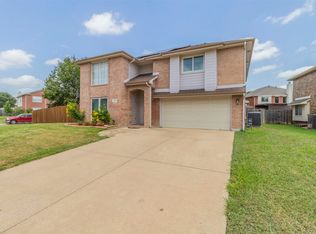700 Cardinal Dr, Saginaw, TX 76131