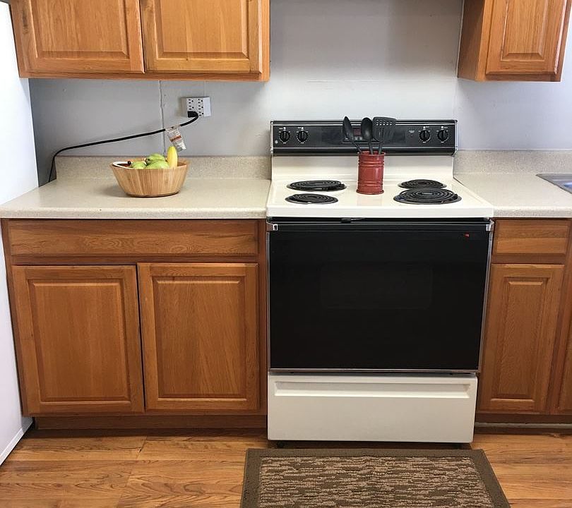 1st image of 816 Somerset Dr
