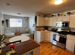 24-20 32nd St #1, Astoria, NY 11102