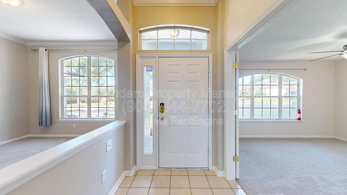 Building Photo - 5731 Rainbow Lake Dr N