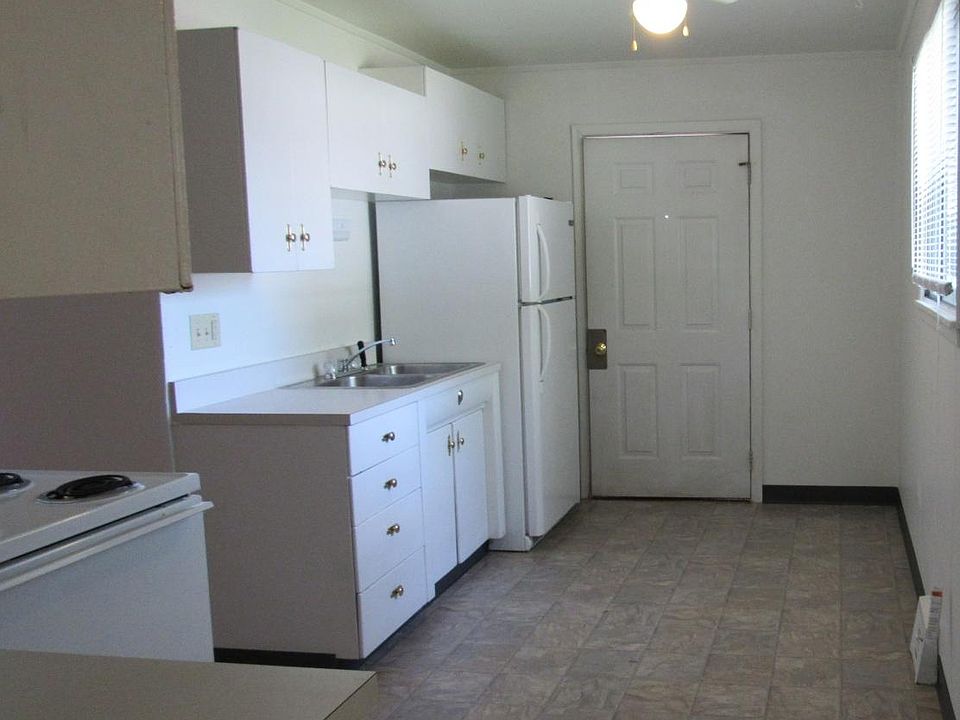 2nd image of 1123 Dover St NE