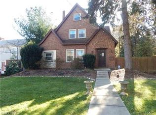 804 Memorial Pkwy, Akron, OH 44303