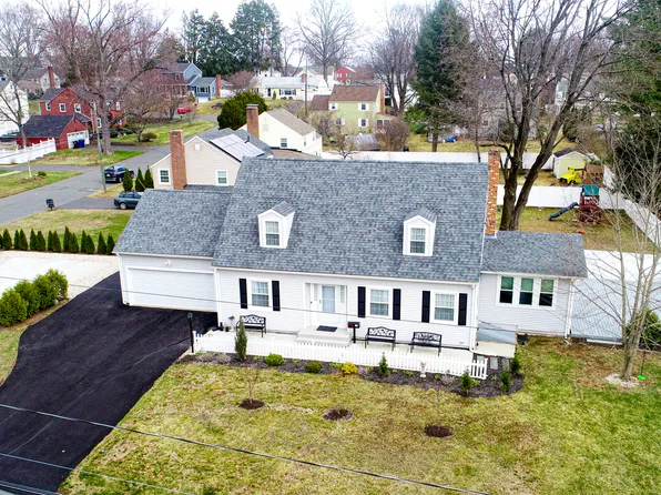 50 Briarwood Road, West Hartford, CT 06107