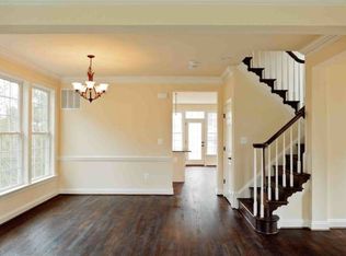 9515 Shelly Krasnow Ln, Fairfax, VA 22031