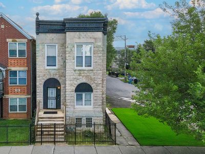 209 S Albany Ave, Chicago, IL, 60612